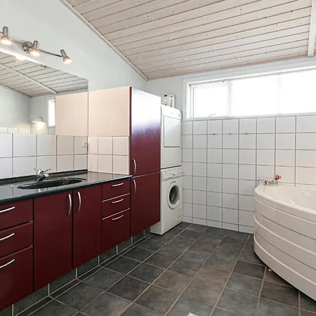 Tatil Evi Aakirkeby With Fireplace 02 *