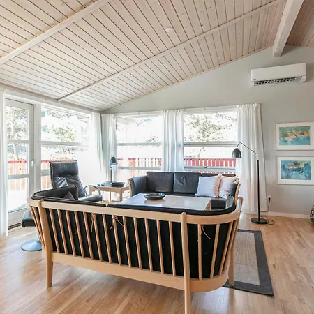 Aakirkeby With Fireplace 02 Tatil Evi